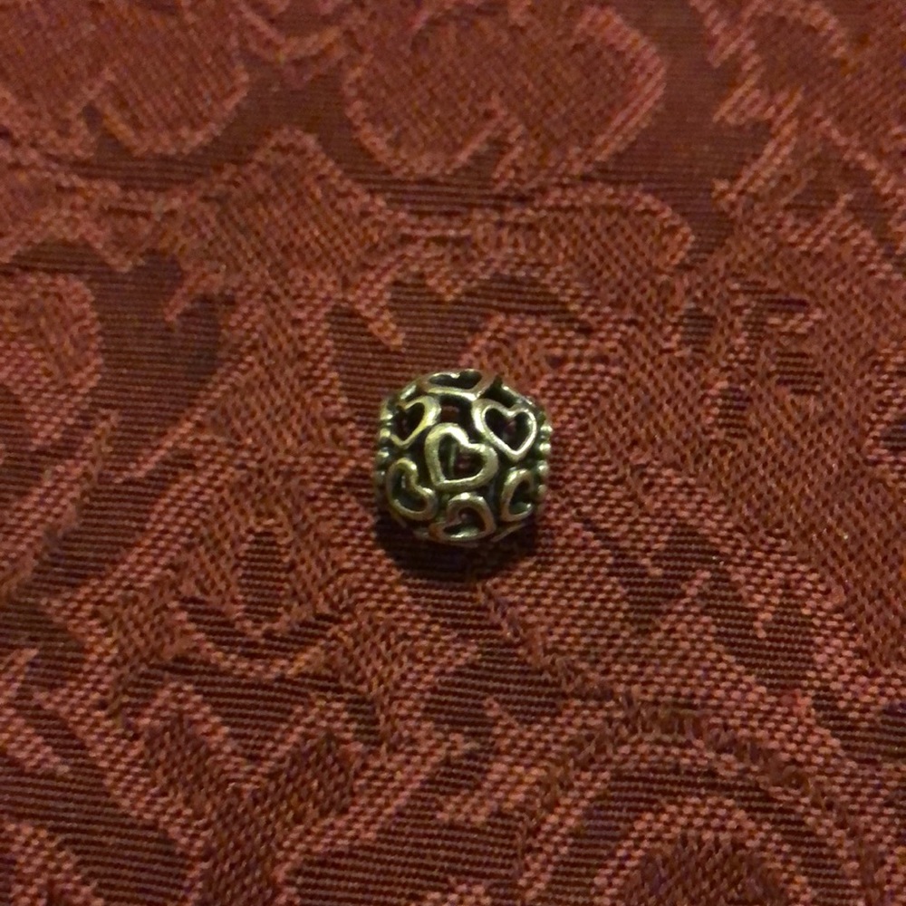 Pandora charm .. bundle of hearts 💕